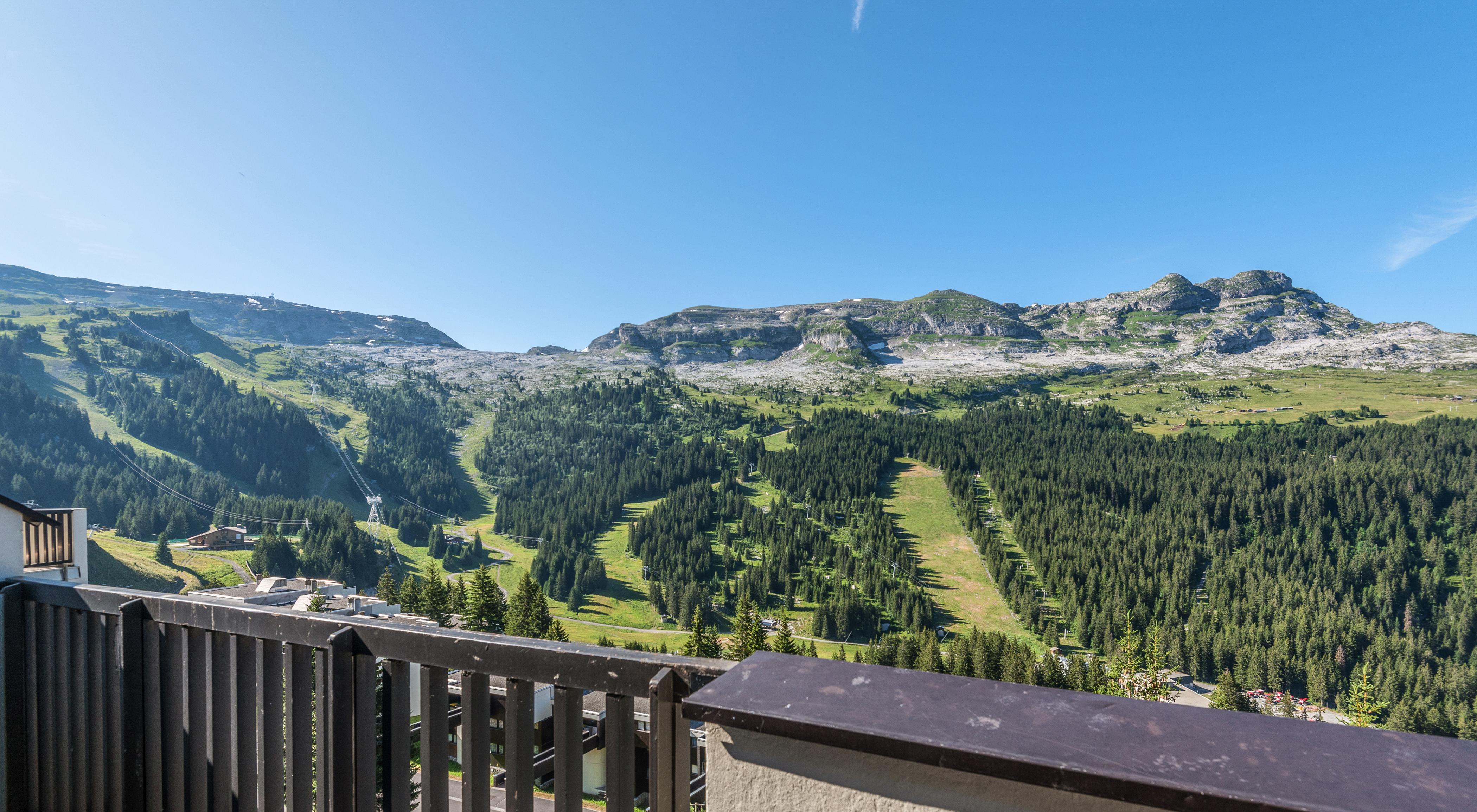 Pierre & La Foret Aparthotel 3*